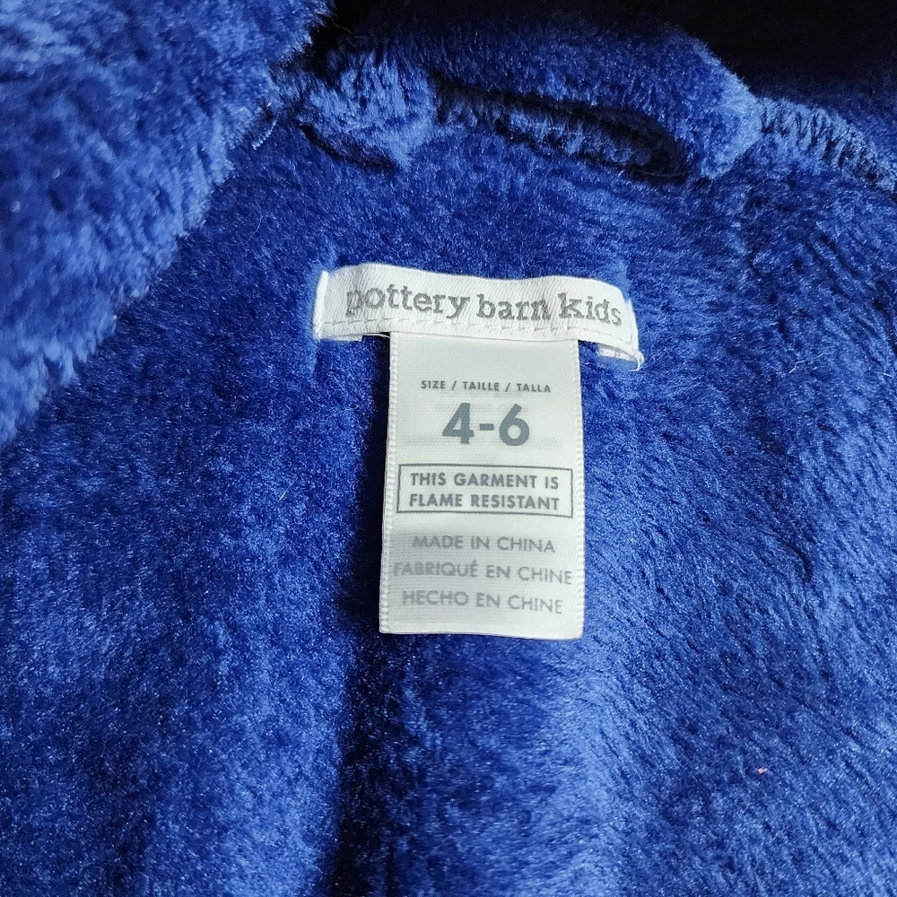 Pottery Barn Kids Shark Plush Hooded Bathrobe Boys Small 4-6